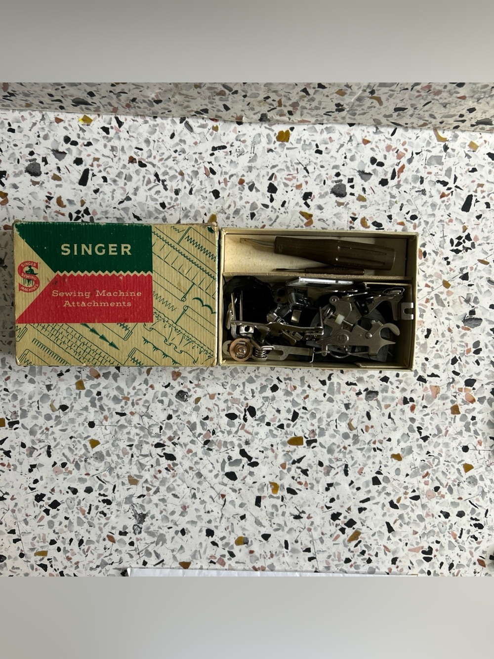 Vintage box of Singer sewing machine attachments Ruffler, Hemmer, zipper 21pcs